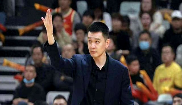 辽宁男篮力克青岛，全队发挥稳定