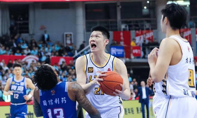 辽宁男篮力克青岛，全队发挥稳定